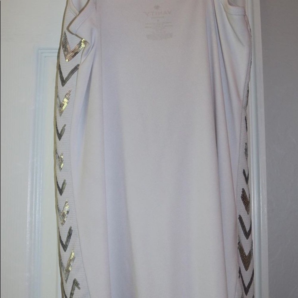 White and gold chevron pattern crop top